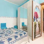 Guesthost - La Collina - Yellow Apartment! 아파트