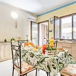 아파트 Guesthost - La Collina - Yellow Apartment!