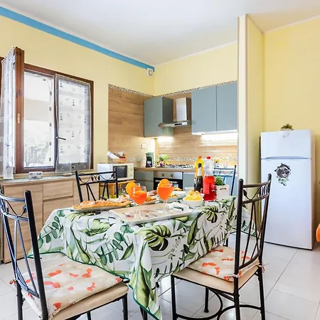 Guesthost - La Collina - Yellow Apartment! Apartment Villasimius