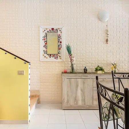 La Collina - Yellow Apartment!