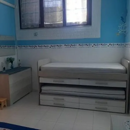 Guesthost - La Collina - Yellow Apartment! *